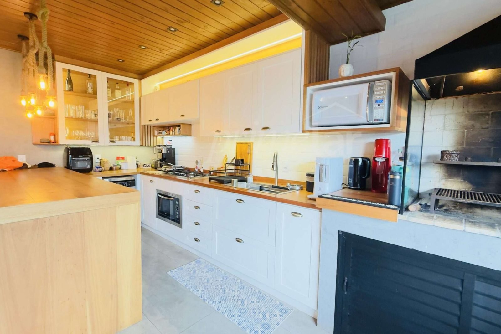 0c17f5af-04c8-42f7-b004-893f7ee7ed7c