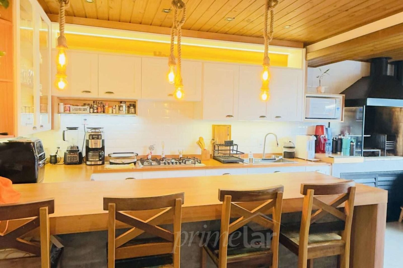 6b926a03-351e-4859-8024-a0b143359a24