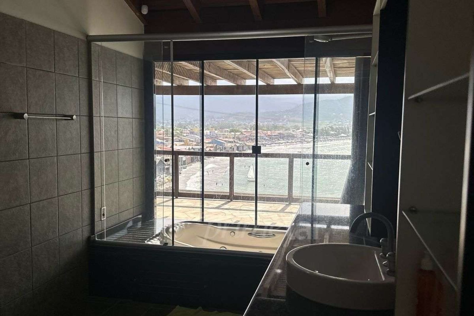 994ad4d7-d839-4b3a-a3d0-63b5be041a22