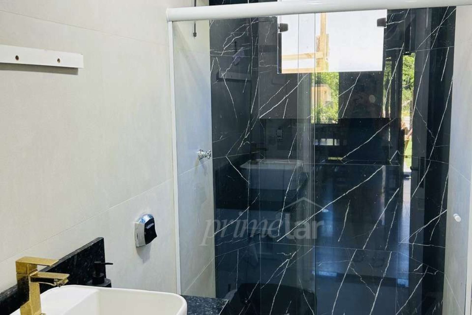 e55b5596-13d8-4c1f-b72a-edb515a4e468